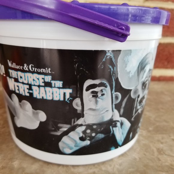 Bundle: Halloween BK Bucket Pail and Crayon Treats with Pumpkin Stickers - Picture 8 of 14